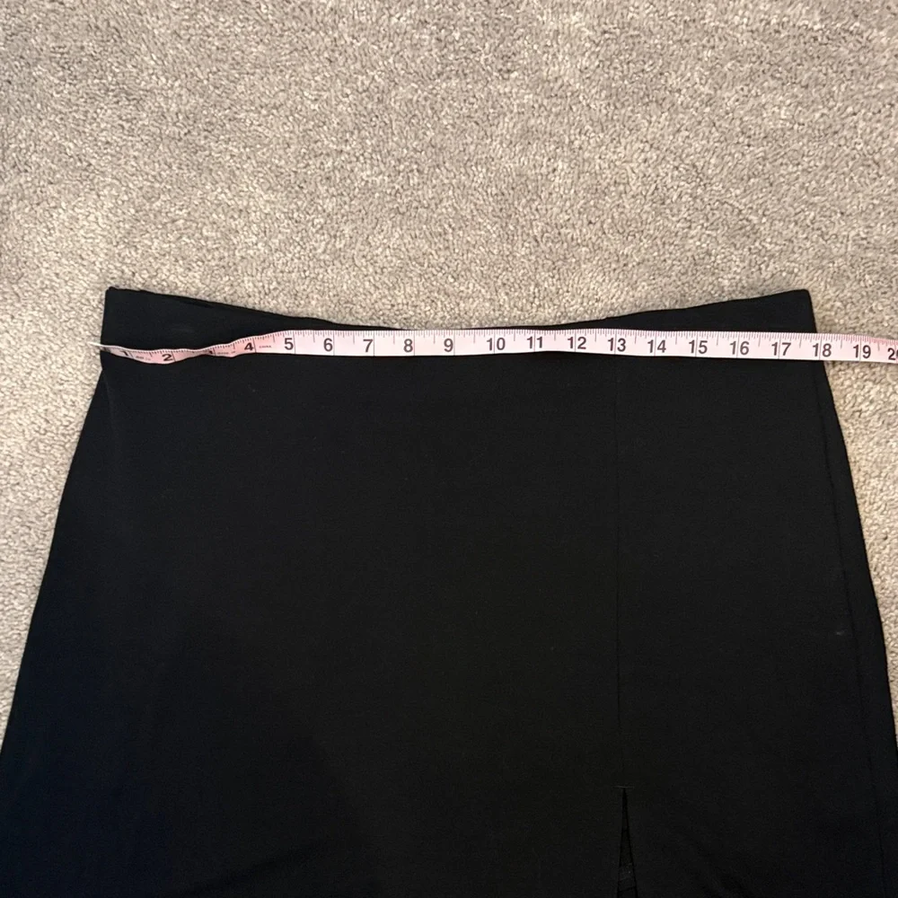 American Eagle Outfitters Black Mini Skirt with Front Slit - Picture 3 of 4